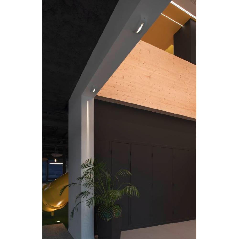 vizallo kulteri projektoros fenykapu lampa fenysav vetites beepitett led ip54 falilampa design modern feher.jpg